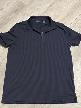 Perry Ellis
Polo navy shirt